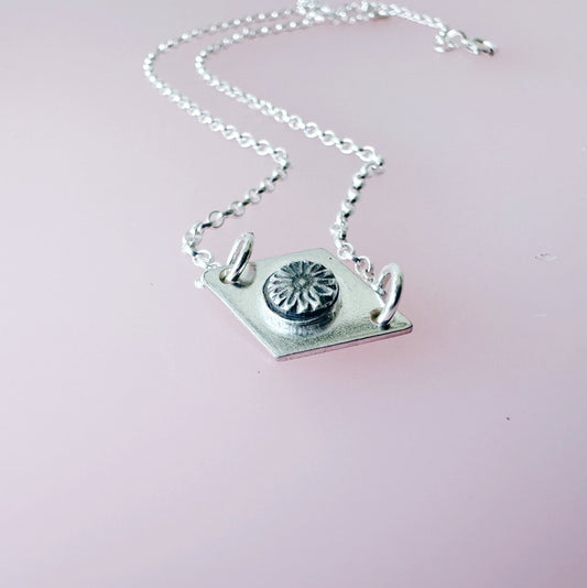 Recycled Silver Daisy Pendant Necklace - MaisyPlum